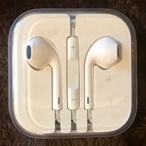 Apple IPhone - NWOT - EarPods